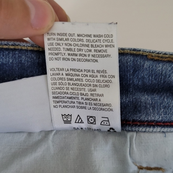 Wallflower Medium Blue Wash Distressed Skinny Jeans - Picture 7 of 7